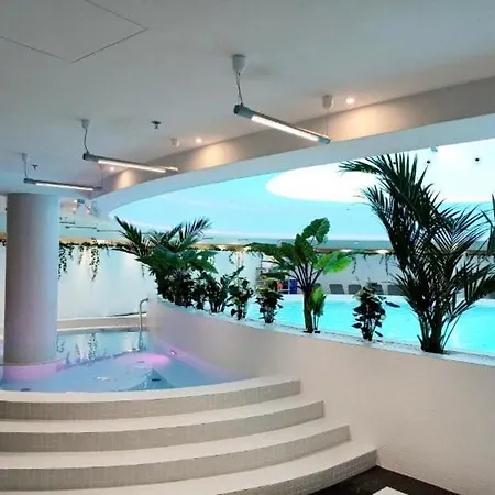 Hanza Tower Resort 24 Pool & Jacuzzi * Szczecin
